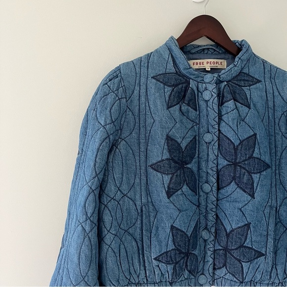 Free People Quinn Quilted Denim Jacket XS NWT Blue Floral Embroidered Boho - Picture 5 of 8